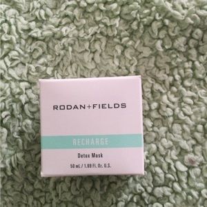 Rodan & Fields Recharge Detox Mask